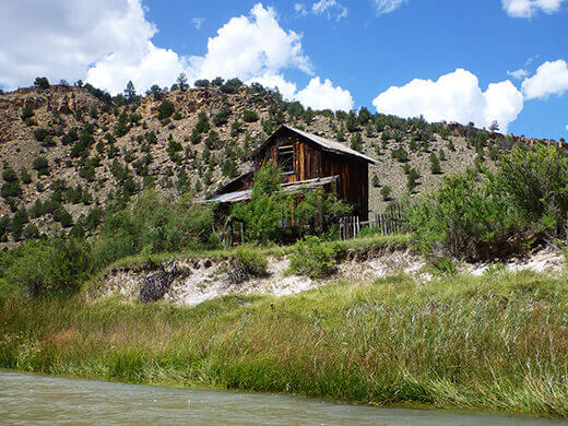 An old 1800s homestead on the Rio Chama