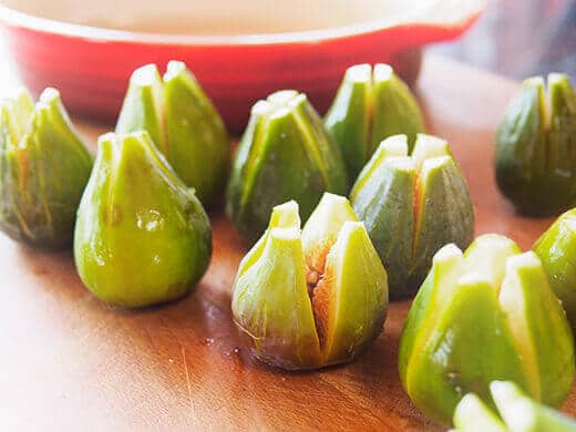 Prepare figs for stuffing