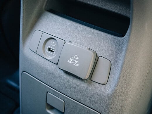 USB and power outlet in the Kia Sedona
