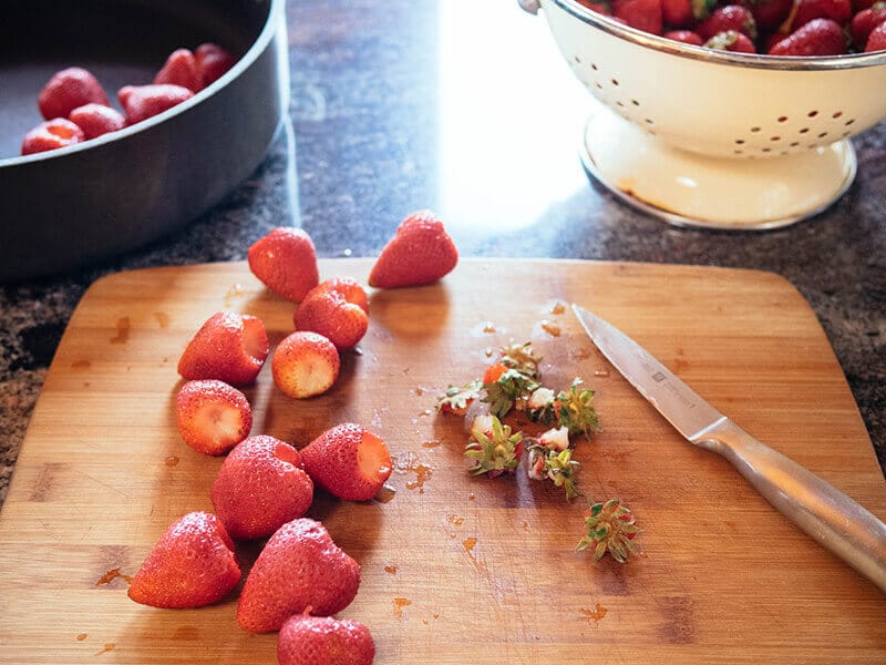 Hulling strawberries