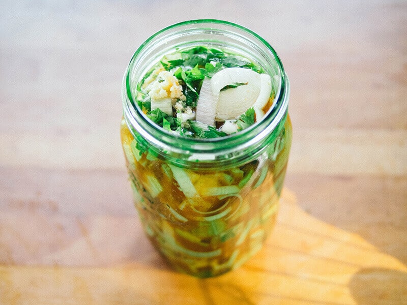Easy refrigerator pickles