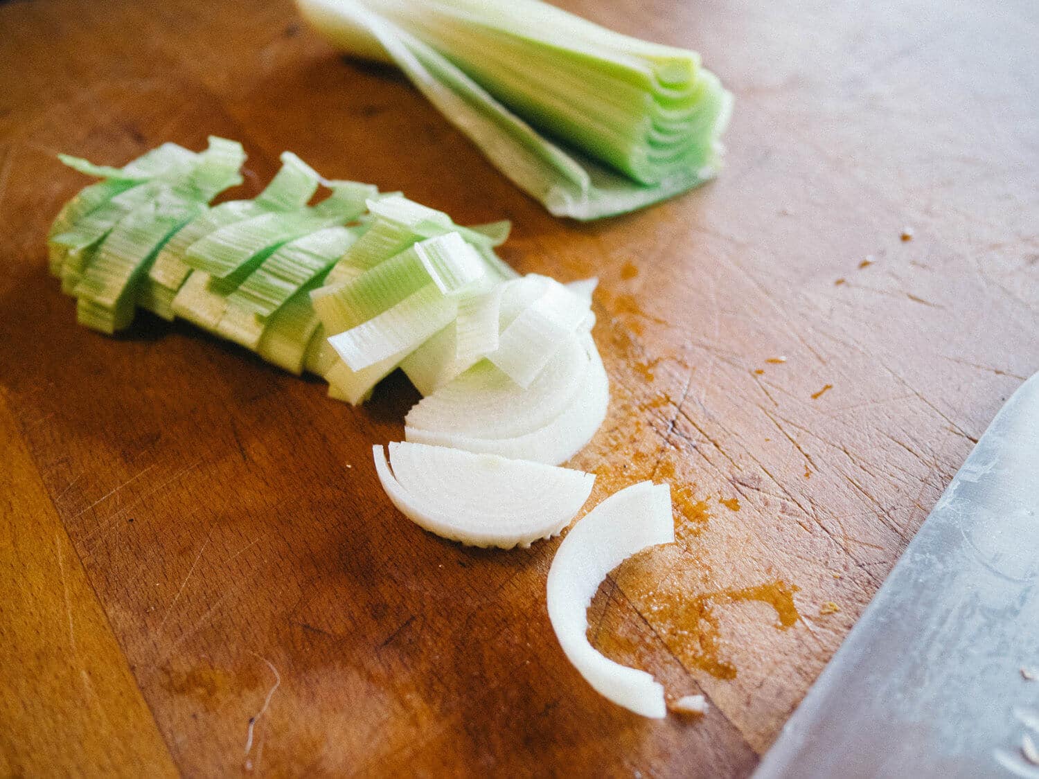 Thinly slice the leek into half moons