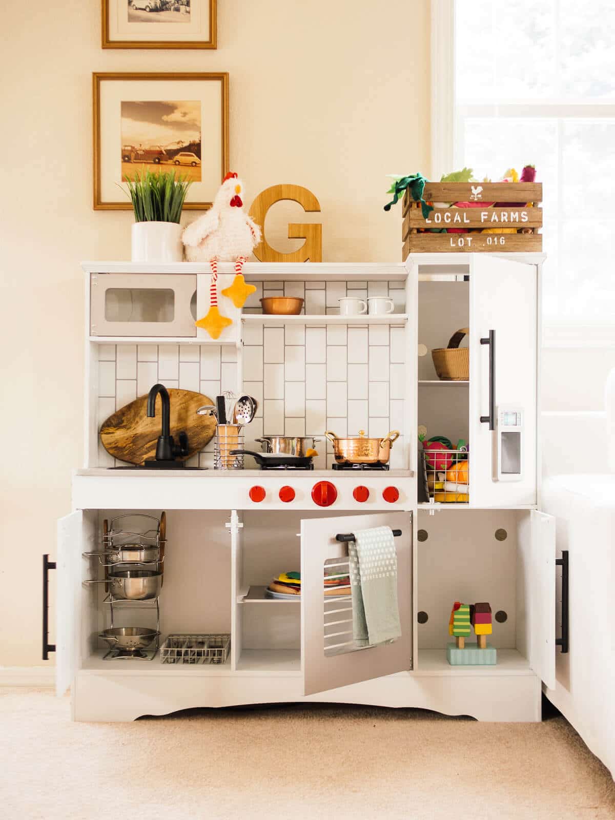 A play kitchen makeover DIY