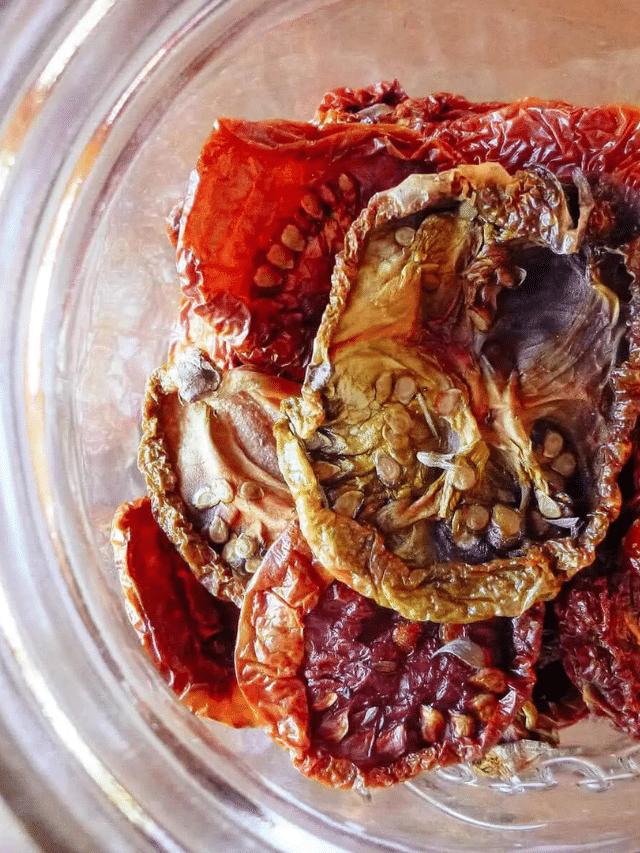 How to Make Sun-Dried Tomatoes Using Your Oven